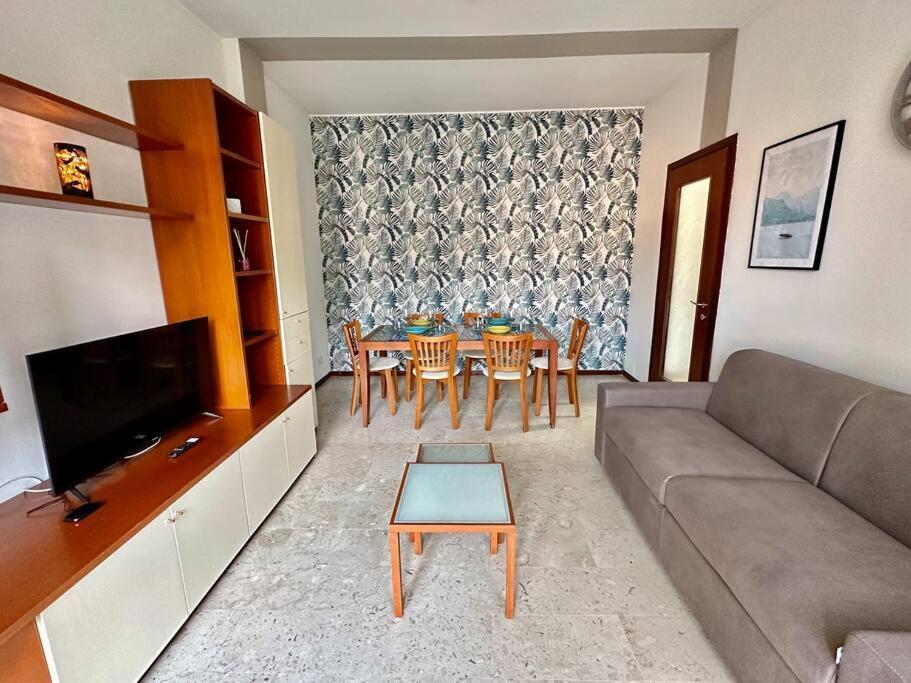 Low Cost Holiday An Business House And Free Park By Revenue House Côme Extérieur photo